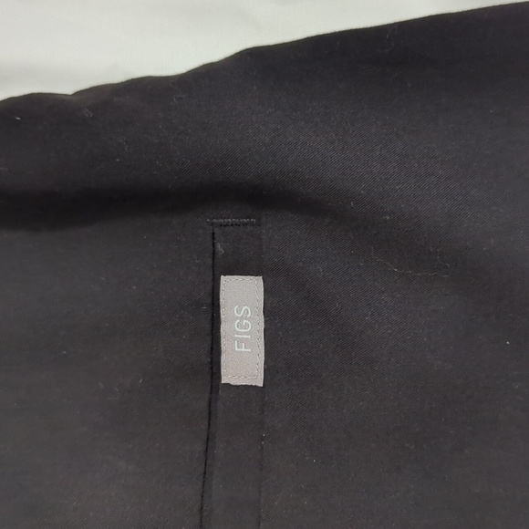 Figs Casma Three-Pocket Scrub Top, Color Black Size XL - Picture 10 of 15